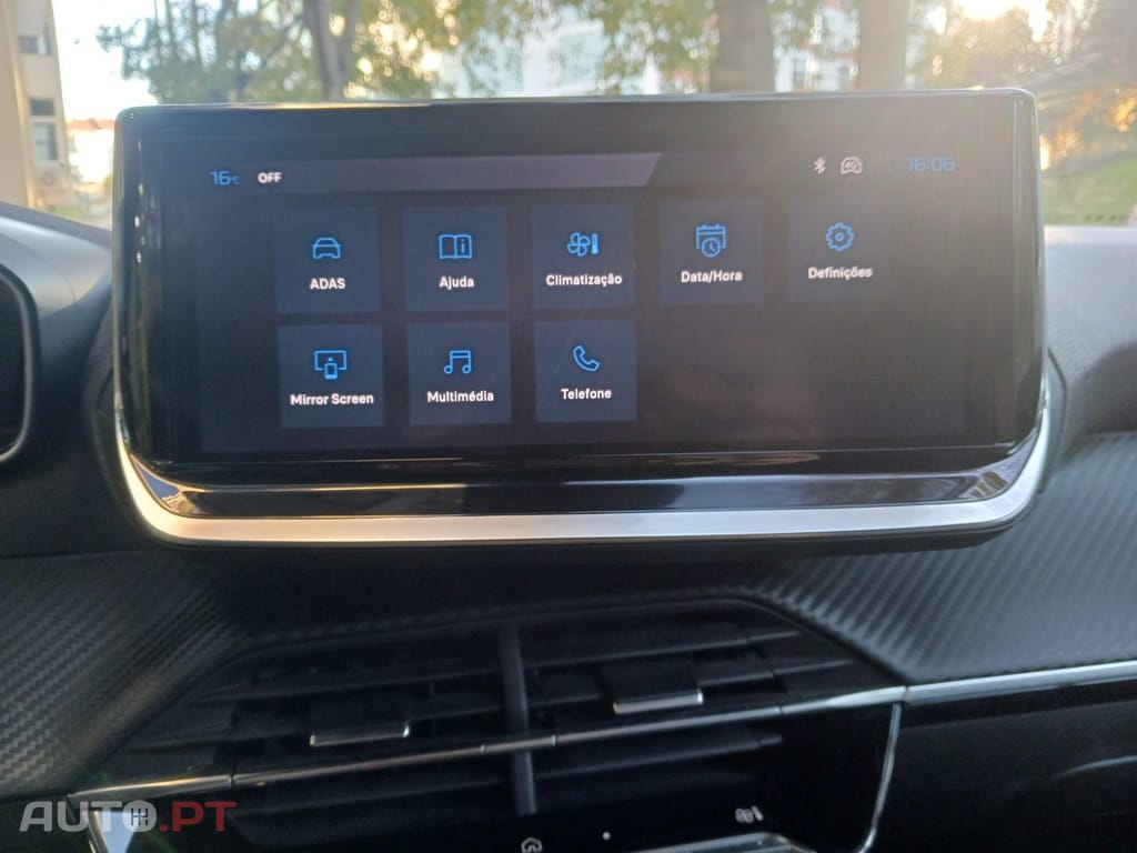 Peugeot 2008 1.2 Hybrid Allure e-DCS6