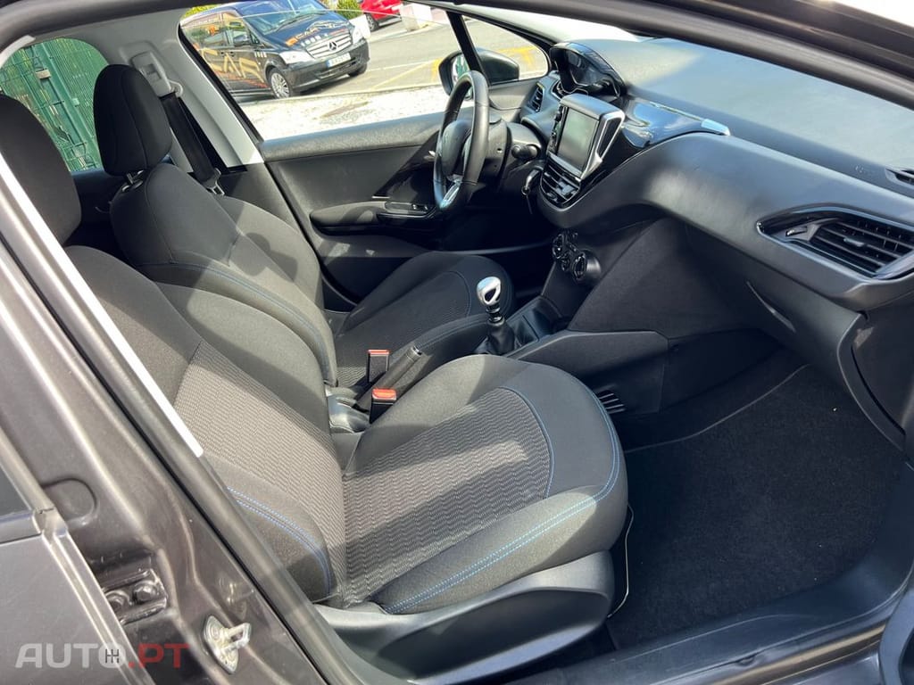 Peugeot 208 1.5 BlueHDi Allure Pack