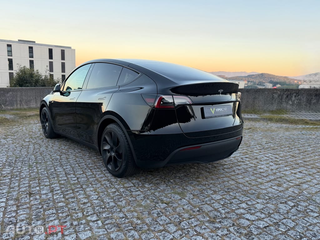 Tesla Model Y RWD