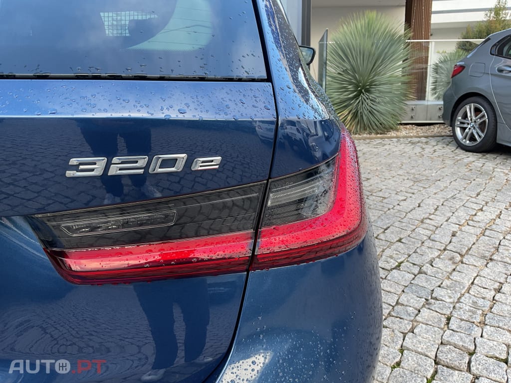 BMW 320 e Touring Line Sport Auto