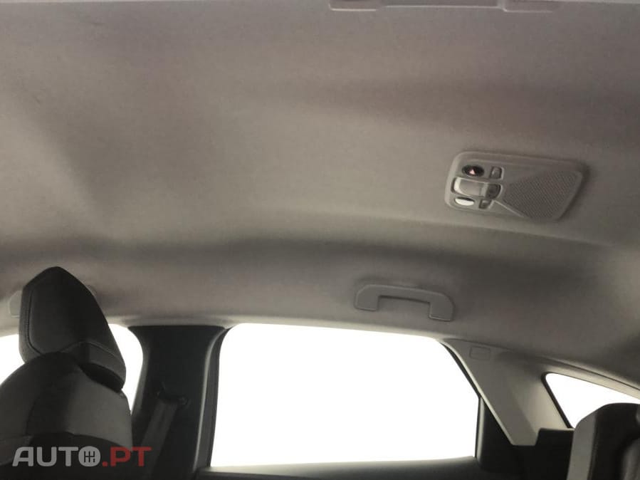 Citroen C4 1.2 PureTech Shine EAT8