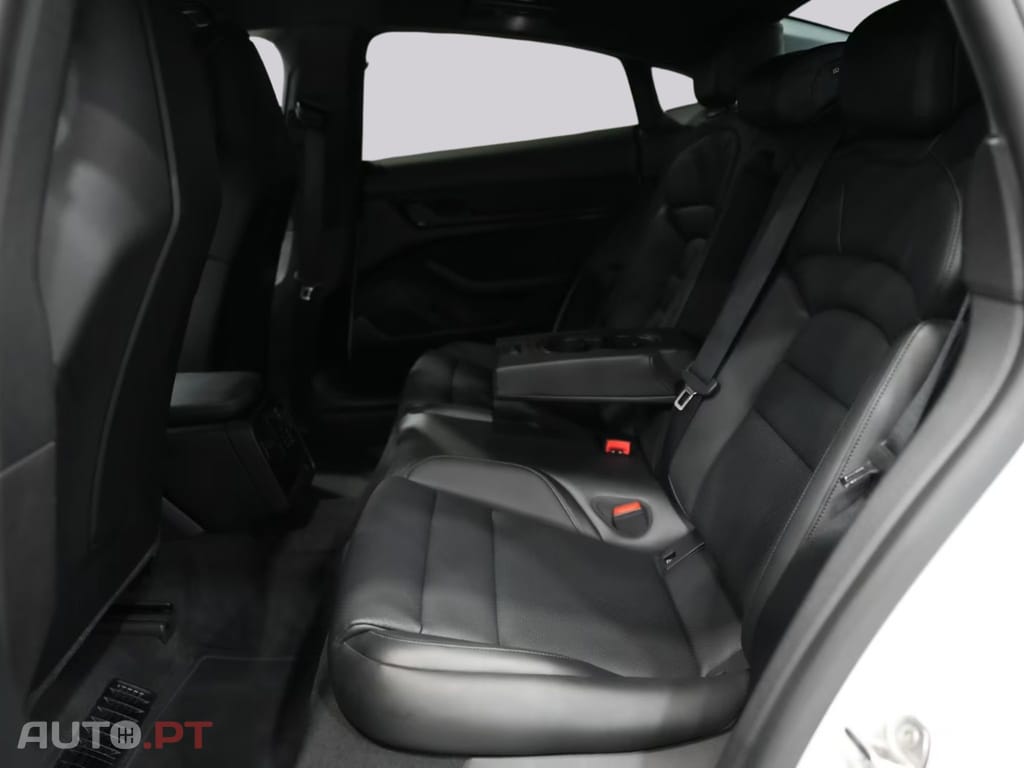 Porsche Taycan I.V.A DEDUTIVEL