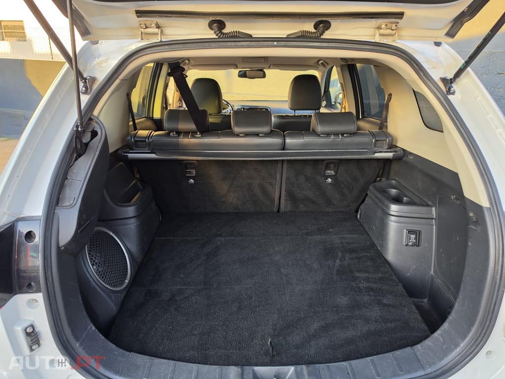 Mitsubishi Outlander 2.0 Intense Navi