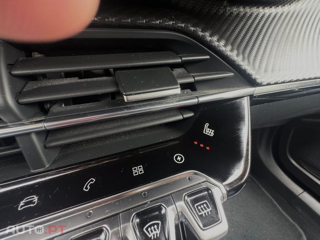 Peugeot E-2008 50 kWh Allure Pack