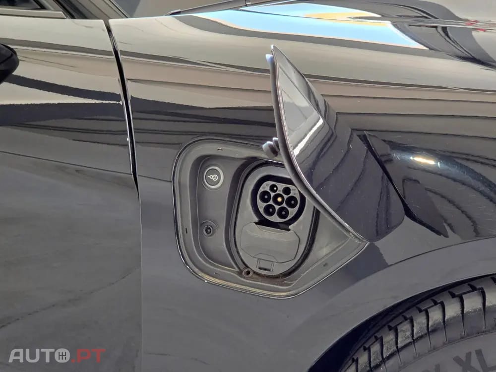 Porsche Taycan 4