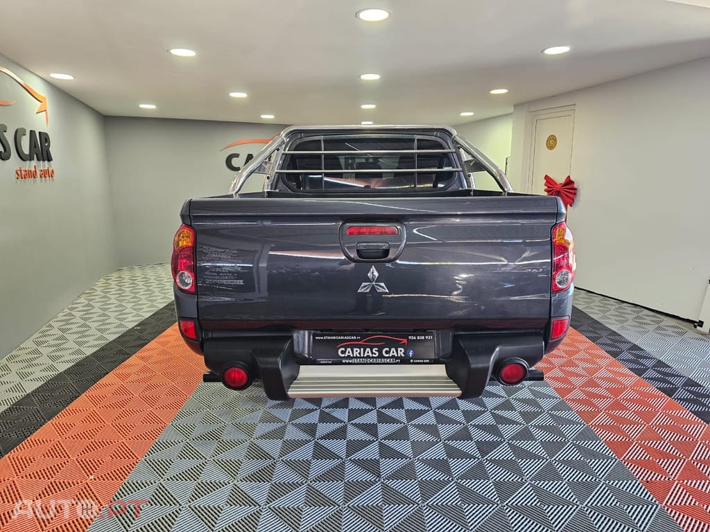 Mitsubishi L200 2.5 DI-D CD Invite AC 4WD