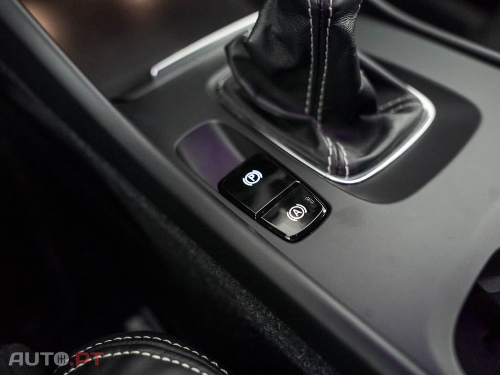 Volvo XC40 2.0 D3 R-Design