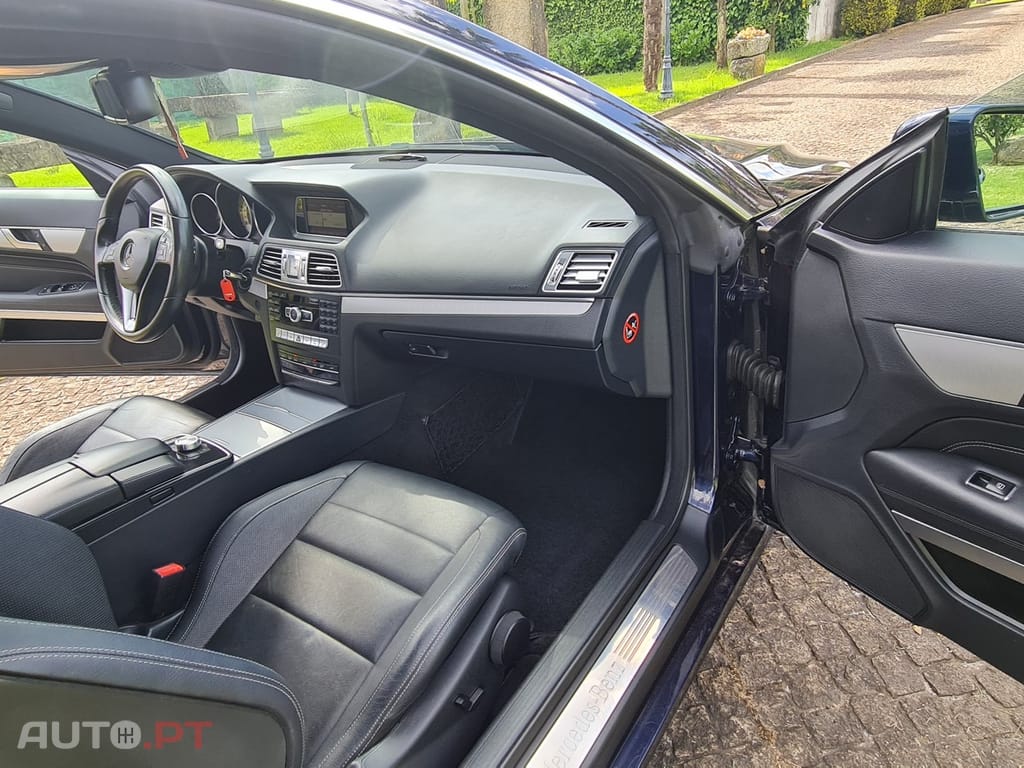 Mercedes-Benz E 220 CDi BlueEfficiency Auto