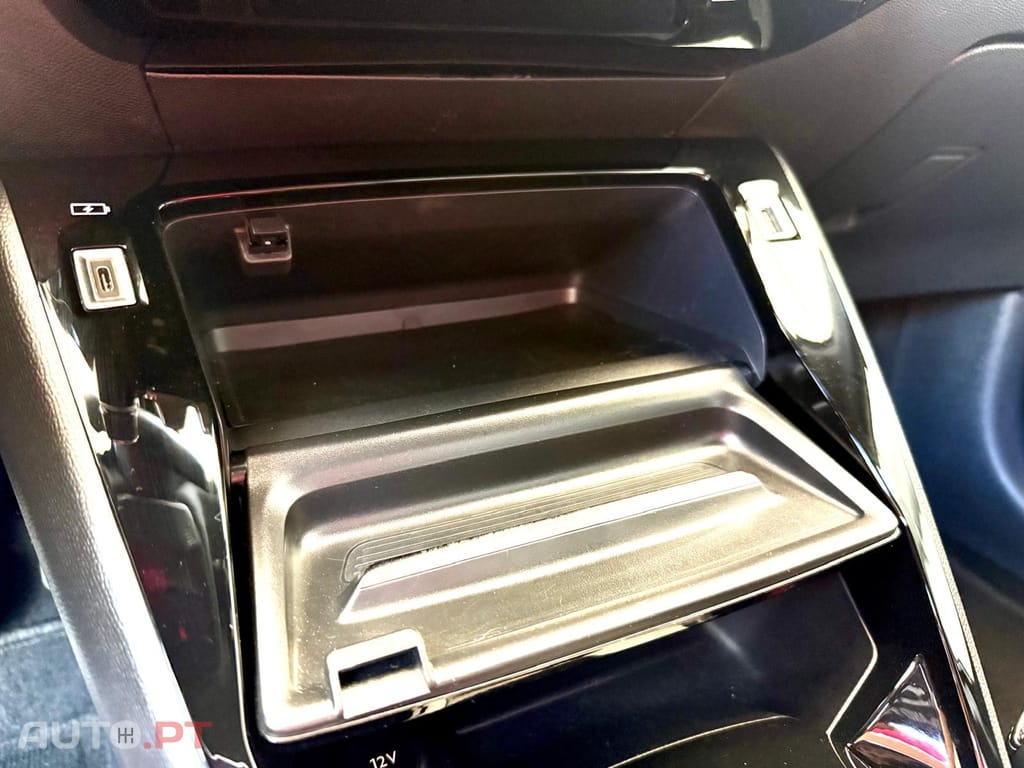 Peugeot E-208 50 kWh GT