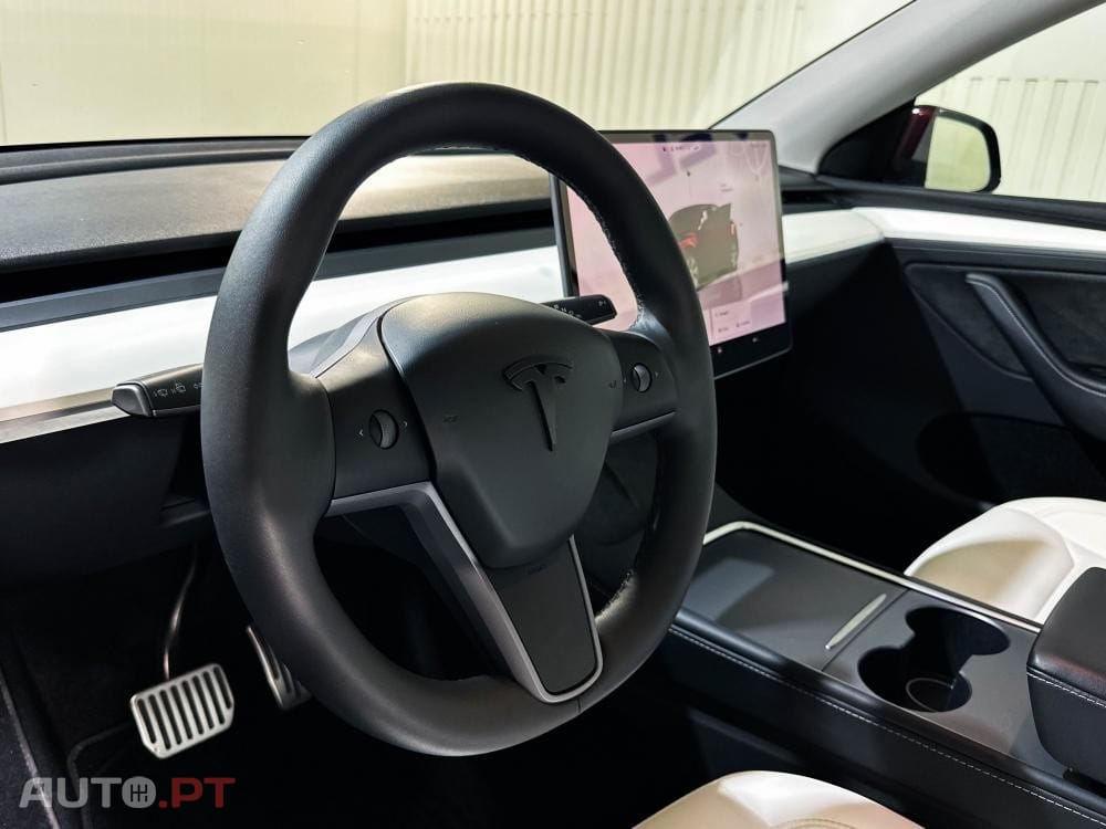 Tesla Model Y Standard