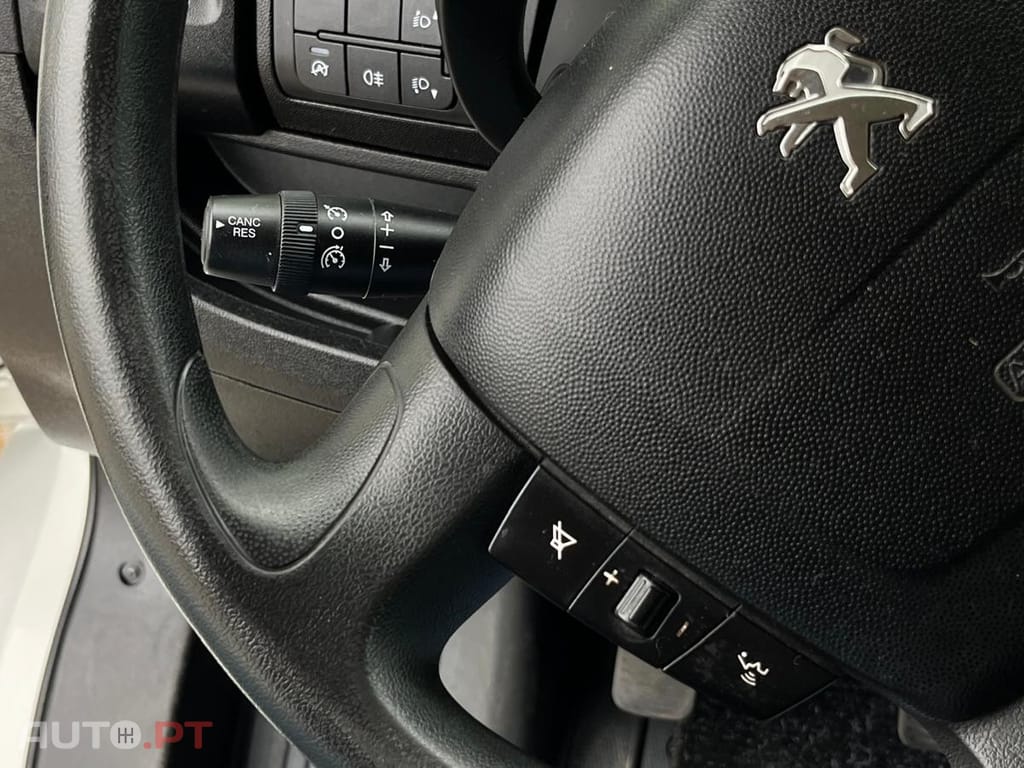 Peugeot Boxer 2.2 BlueHDi 333 L3H2 Pro