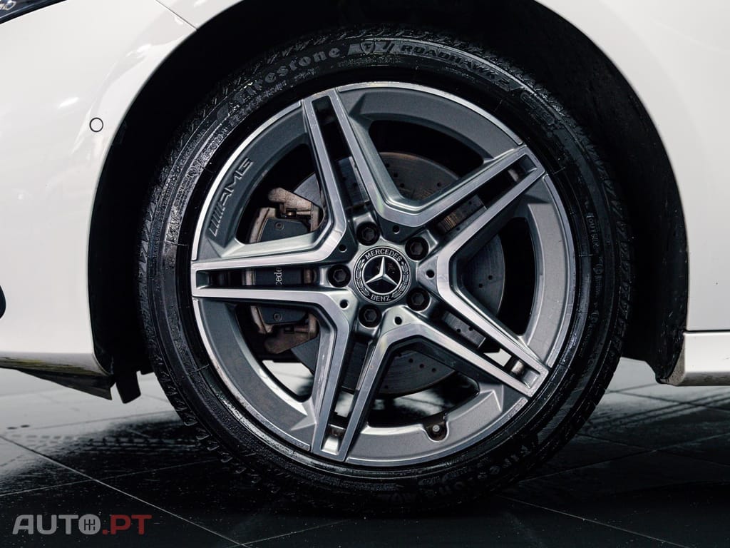 Mercedes-Benz A 250 e AMG Line