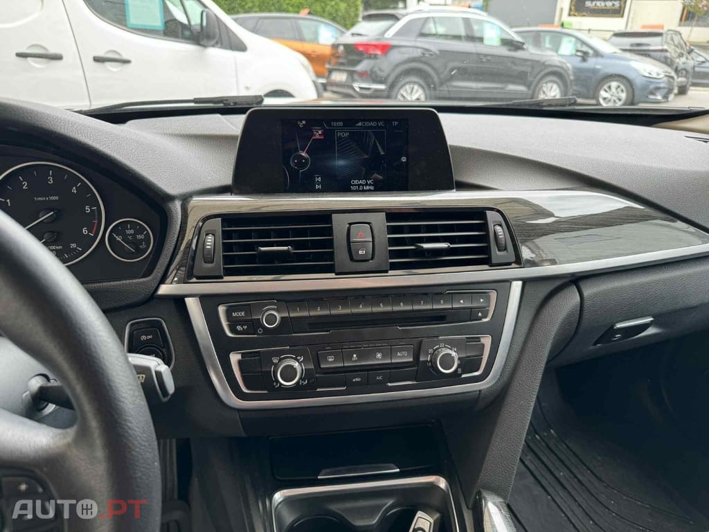 BMW 318 d Touring Line Luxury