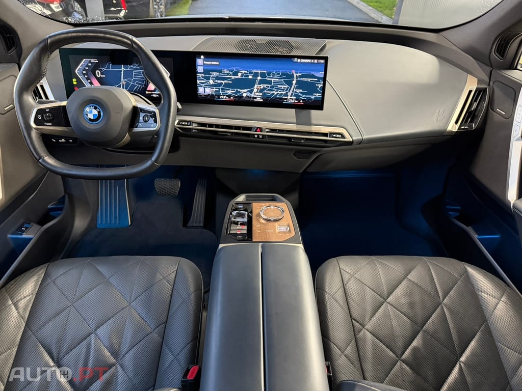 BMW iX xDrive 40 Pack Desportivo