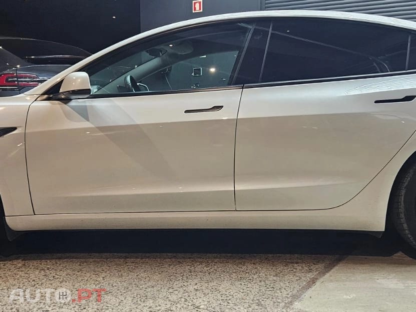 Tesla Model 3 Standard Range Plus RWD