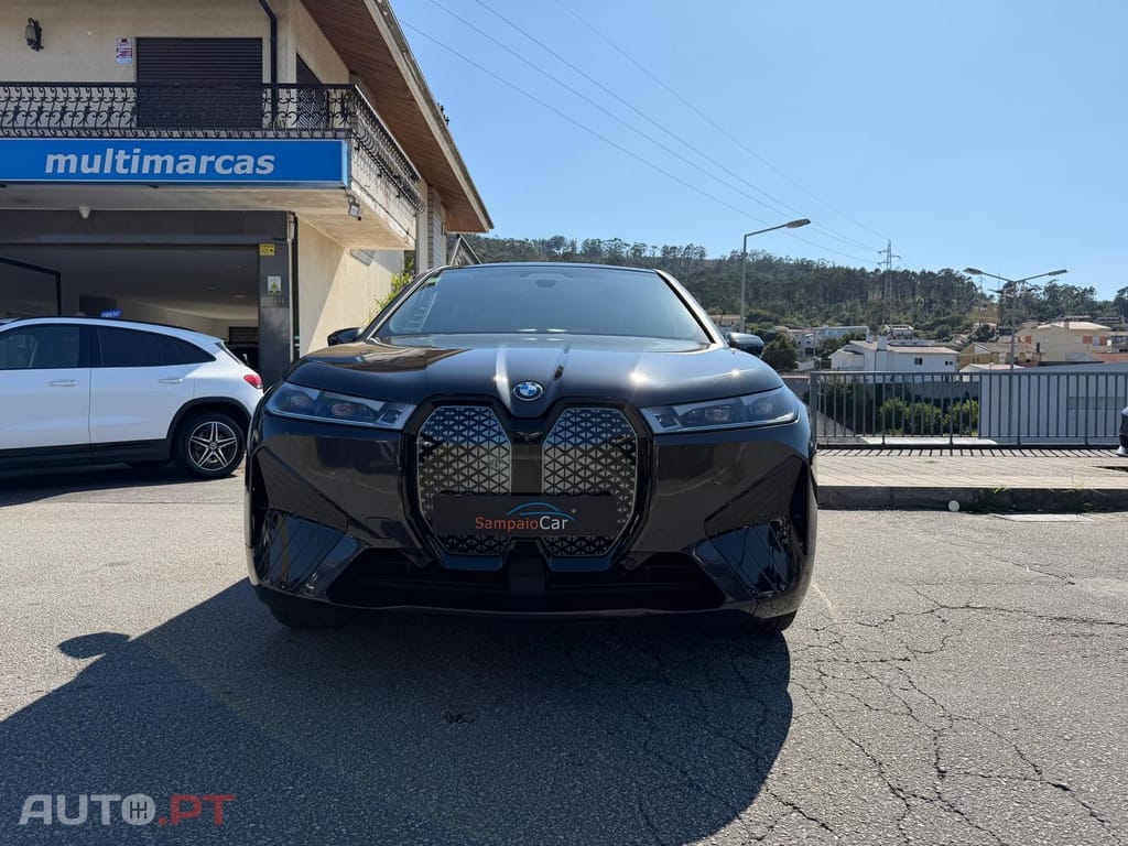 BMW iX xDrive 50 Pack Desportivo
