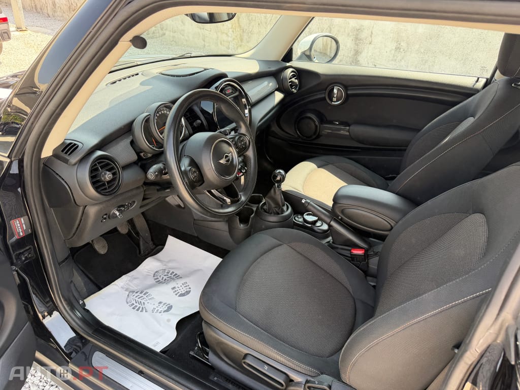 MINI Cooper Cooper D