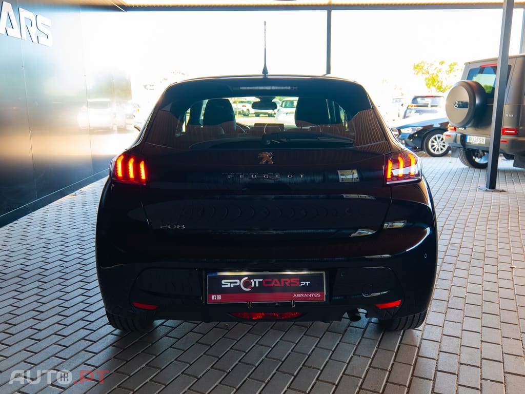 Peugeot 208 1.2 PureTech Allure EAT8