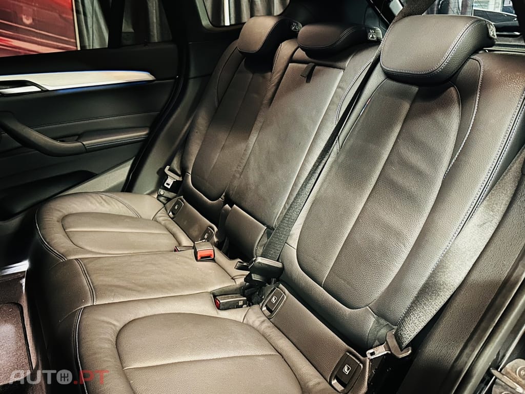 BMW X1 25 e xDrive Pack M