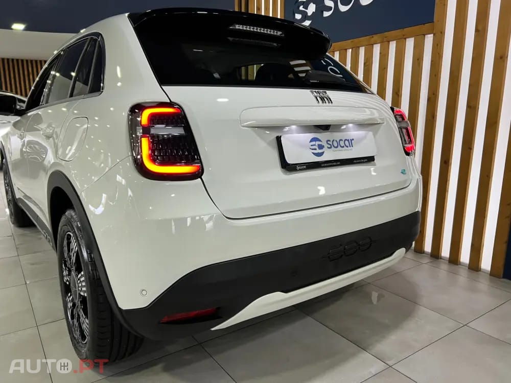 Fiat 600e 54 kWh (RED)