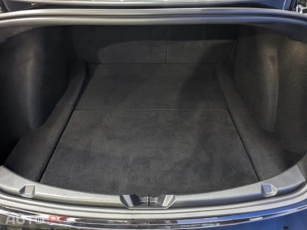 Tesla Model 3 Tração Traseira