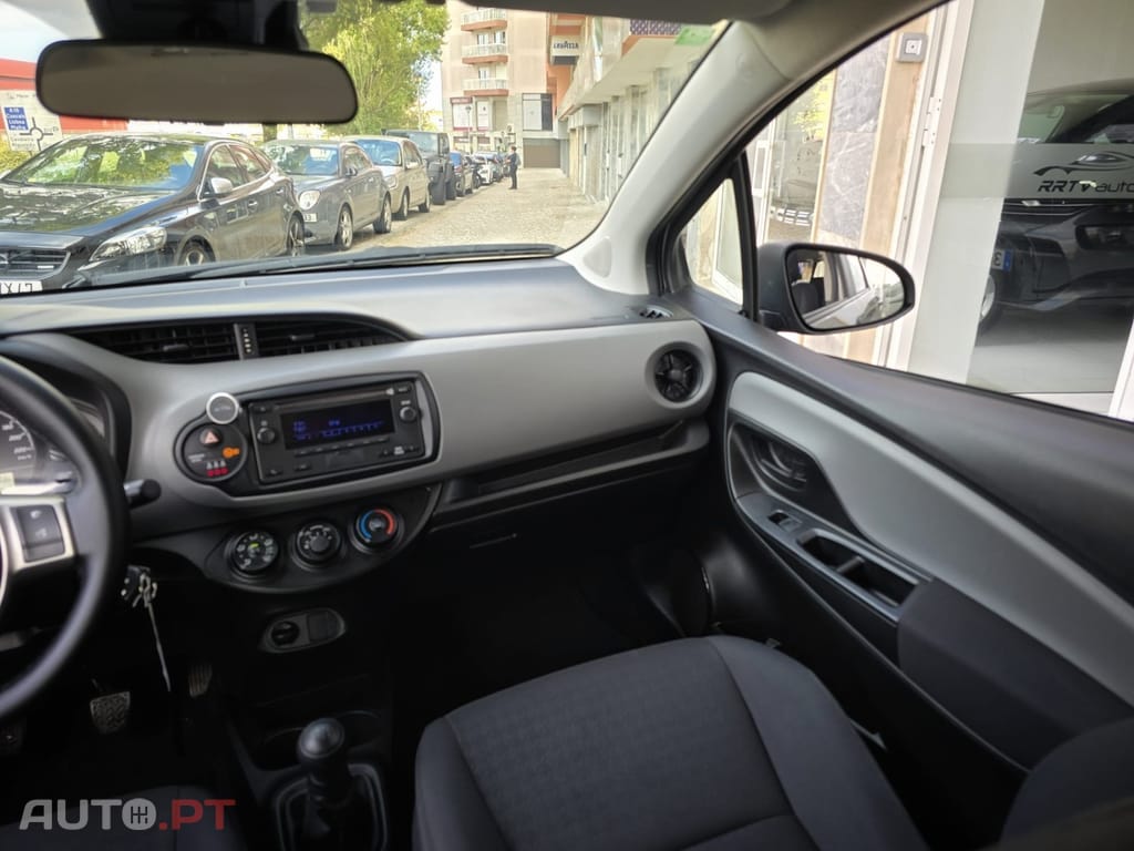 Toyota Yaris 1.0 VVT-i Comfort +PS Style+P.Techno