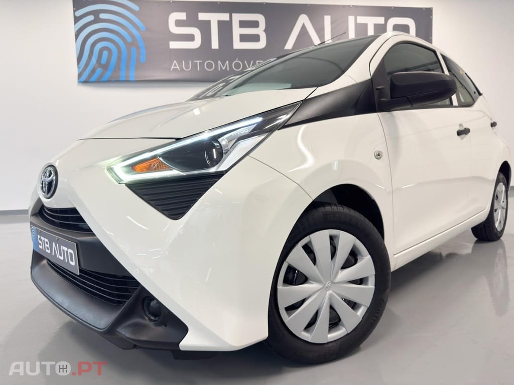 Toyota Aygo 1.0 X-Play Plus