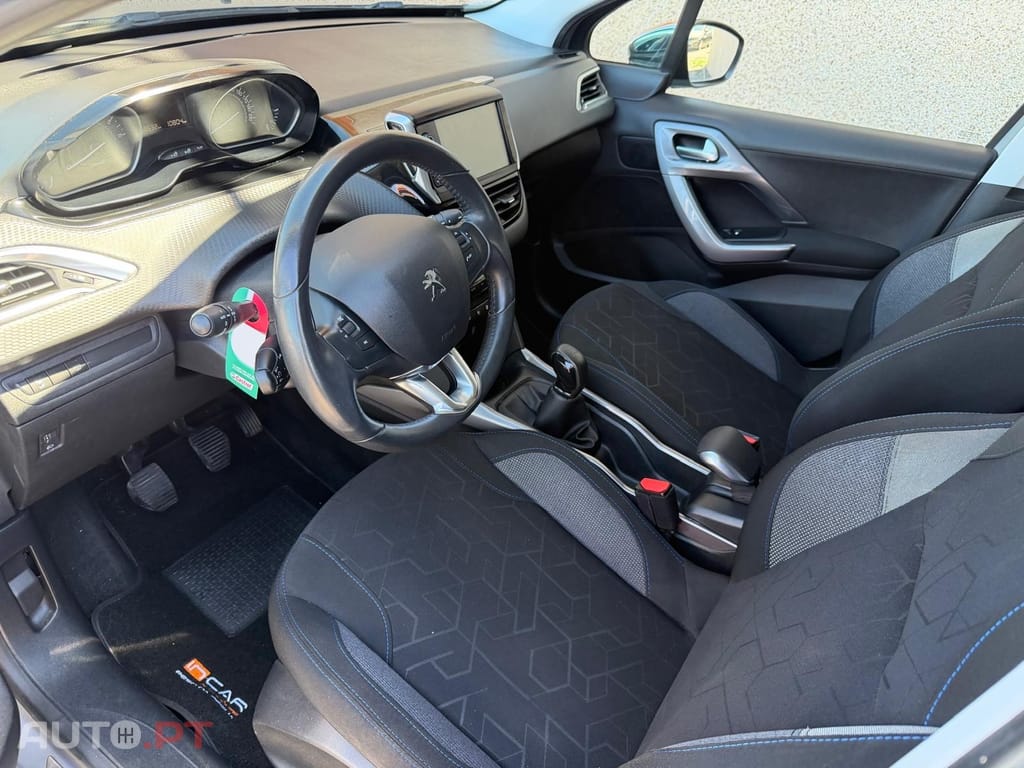 Peugeot 2008 1.2 PureTech Style