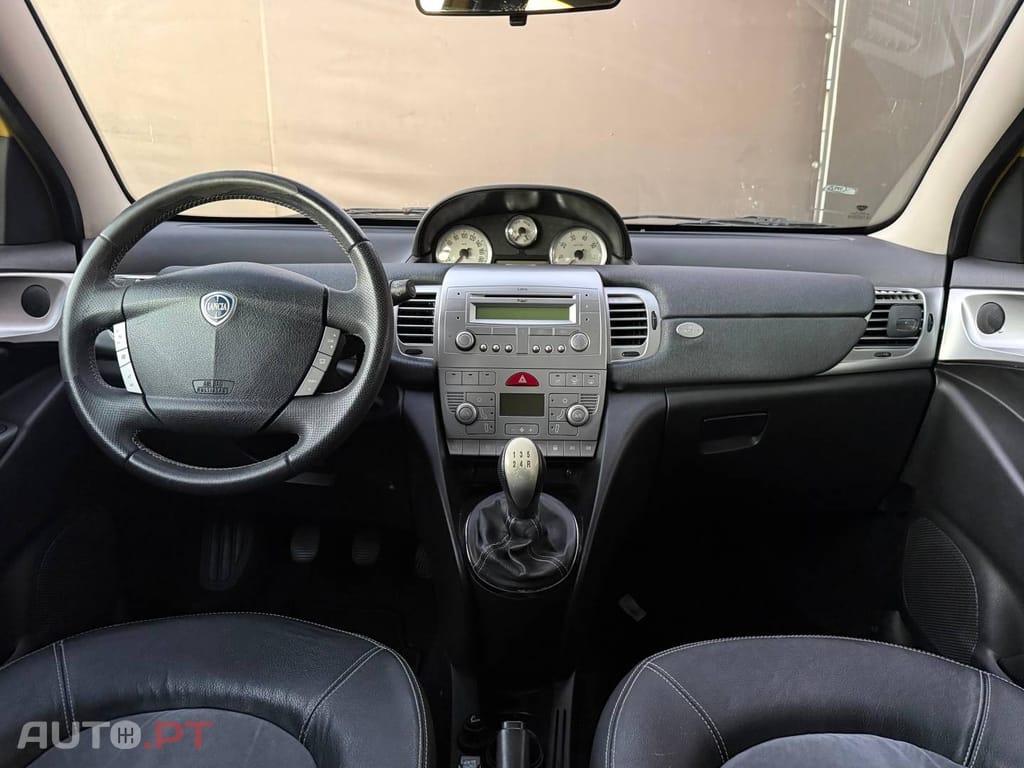 Lancia Ypsilon MOMO Desing