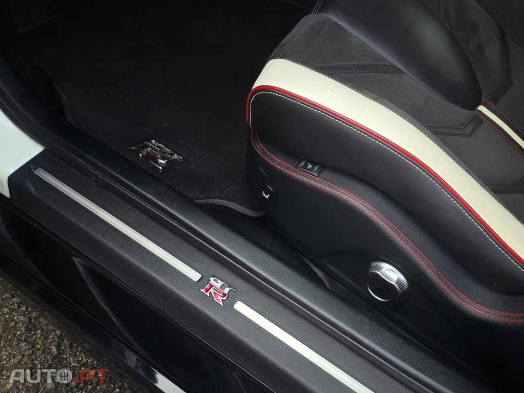 Nissan GT-R 3.8 V6 Black Edition