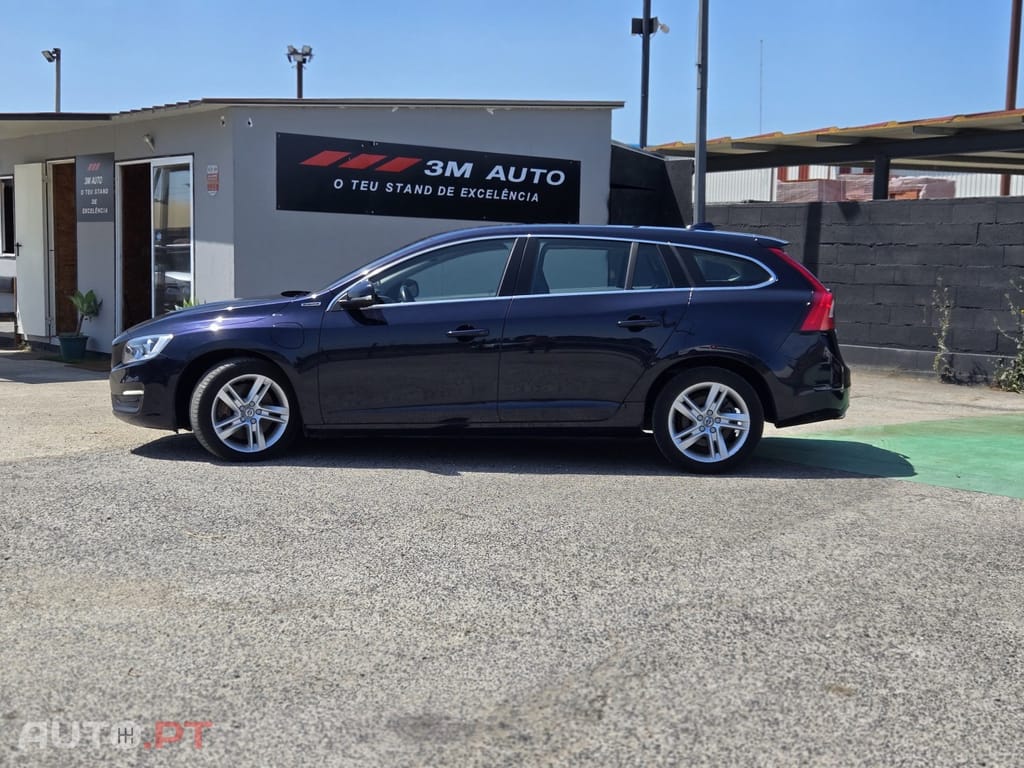 Volvo V60 2.4 D6 Momentum AWD Phev