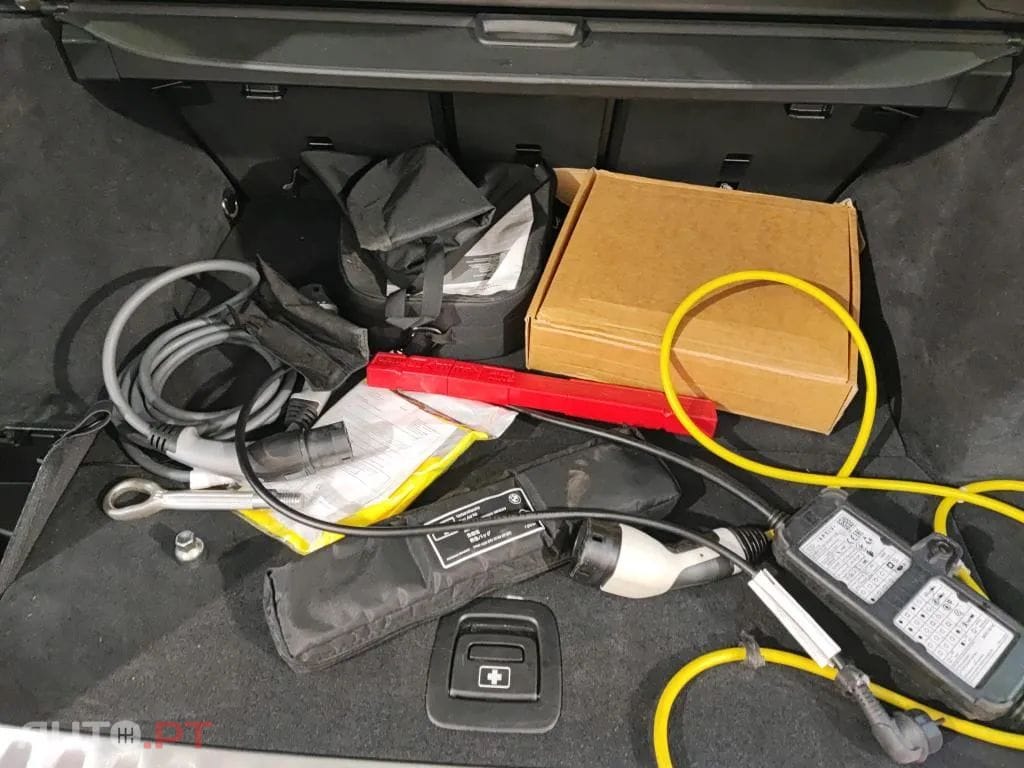 BMW 320 e Touring Corporate Edition Auto