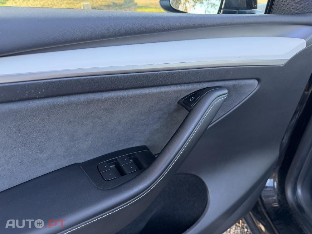 Tesla Model Y Long Range Dual Motor AWD