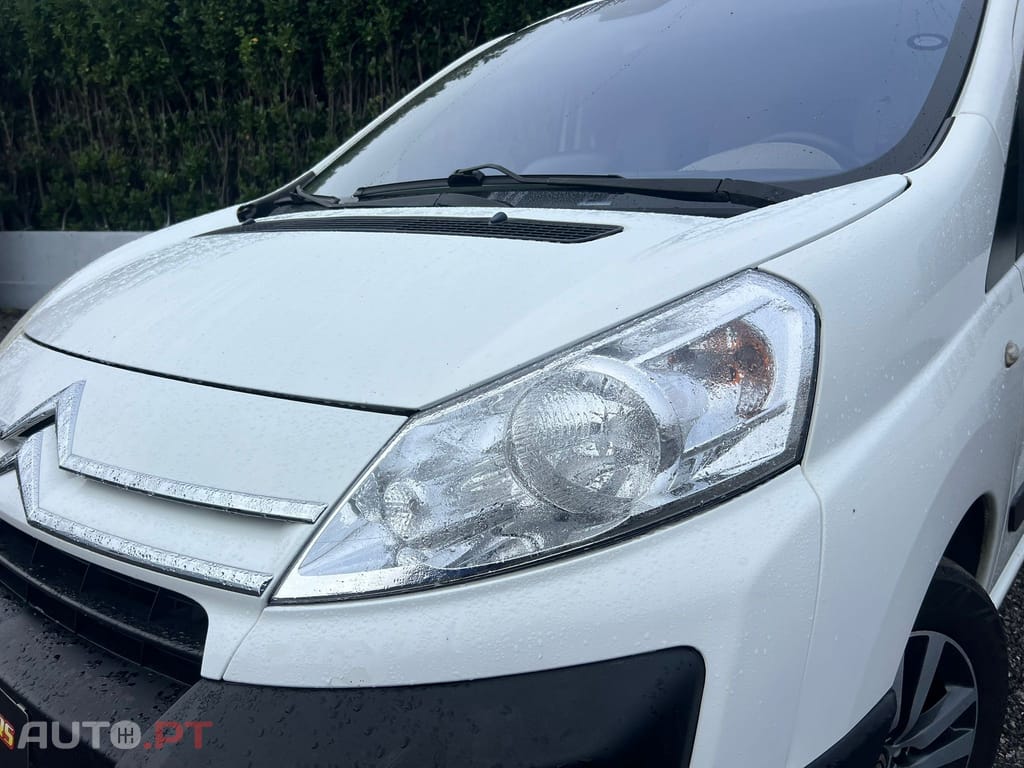Citroen Jumpy 2.0 HDi L2H1Semi-Vidrada