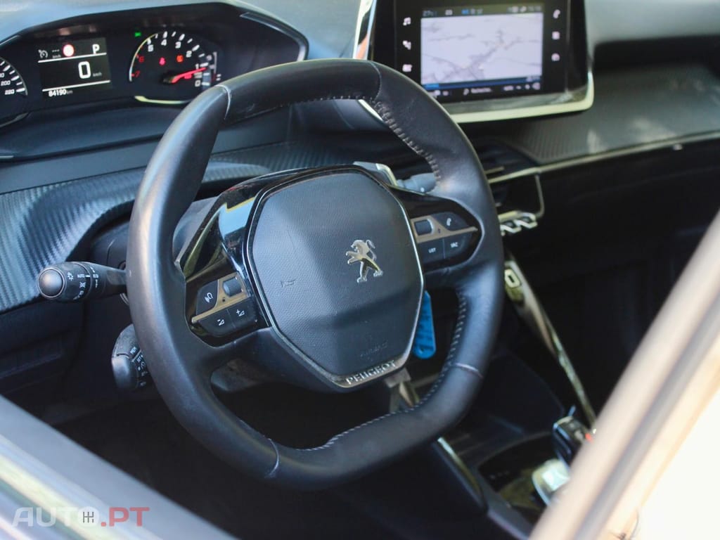 Peugeot 2008 1.2 PureTech Active EAT8