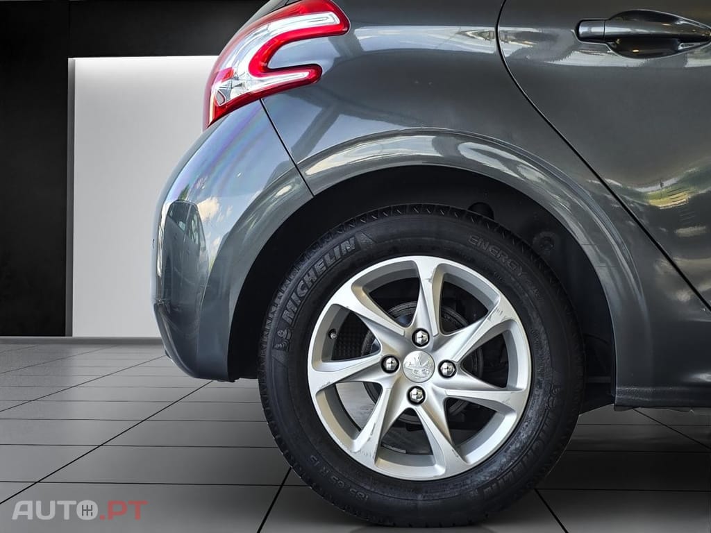 Peugeot 208 1.2 VTi Allure