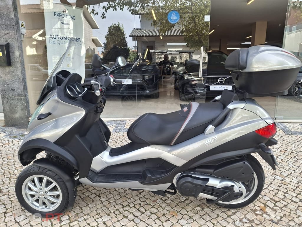 Piaggio MP3 500