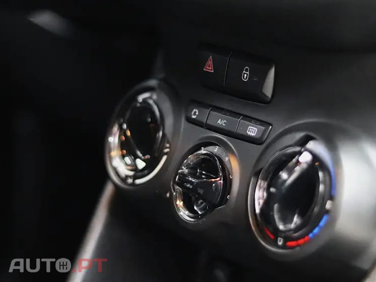 Peugeot 208 1.2 PureTech Style — fotografia 16