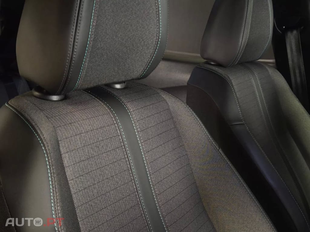 Peugeot 2008 PureTech 130 EAT8 Allure