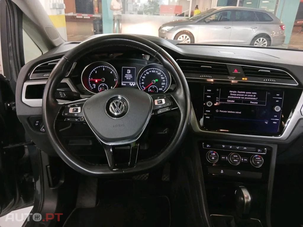 Volkswagen Touran 2.0 TDI Confortline DSG