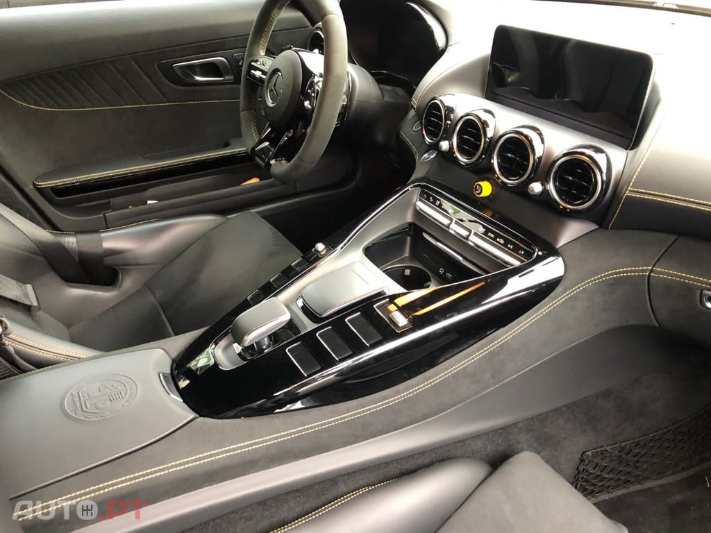Mercedes-Benz AMG GT R