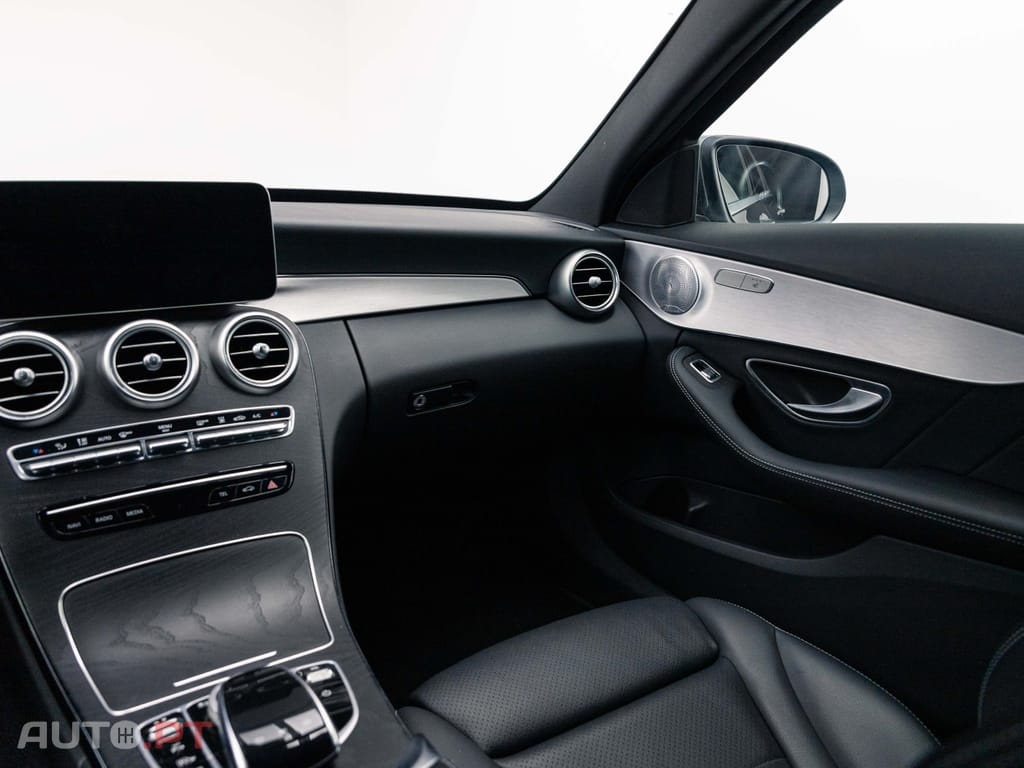 Mercedes-Benz C 300 e AMG Line