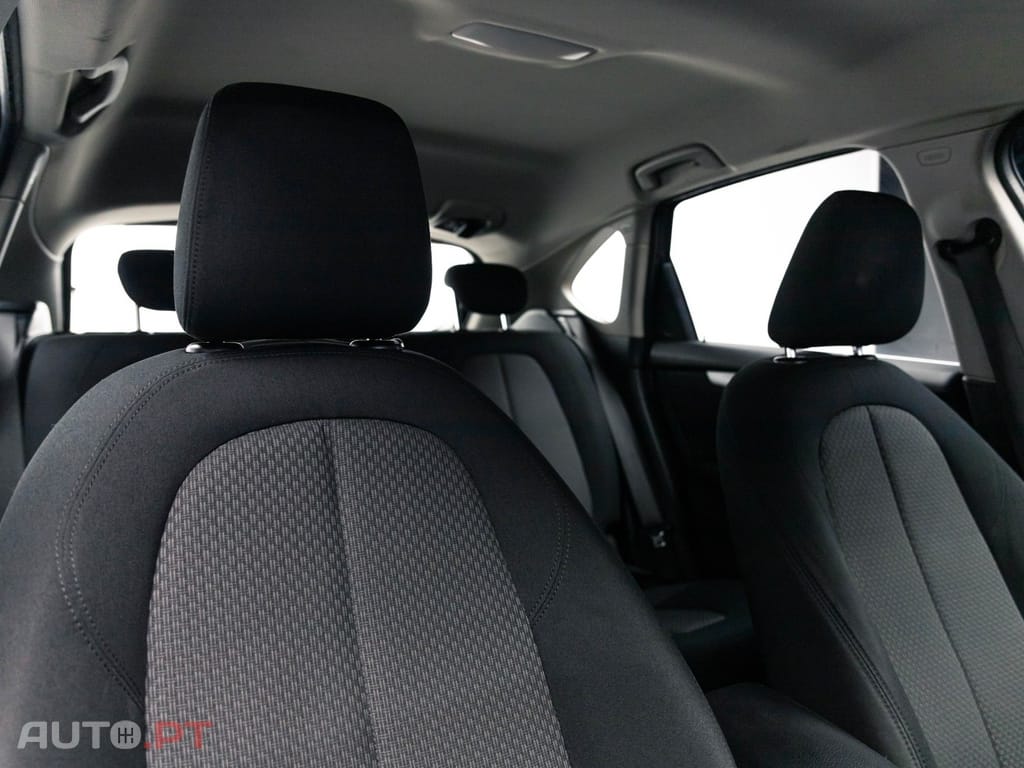 BMW 218 i Advantage Auto