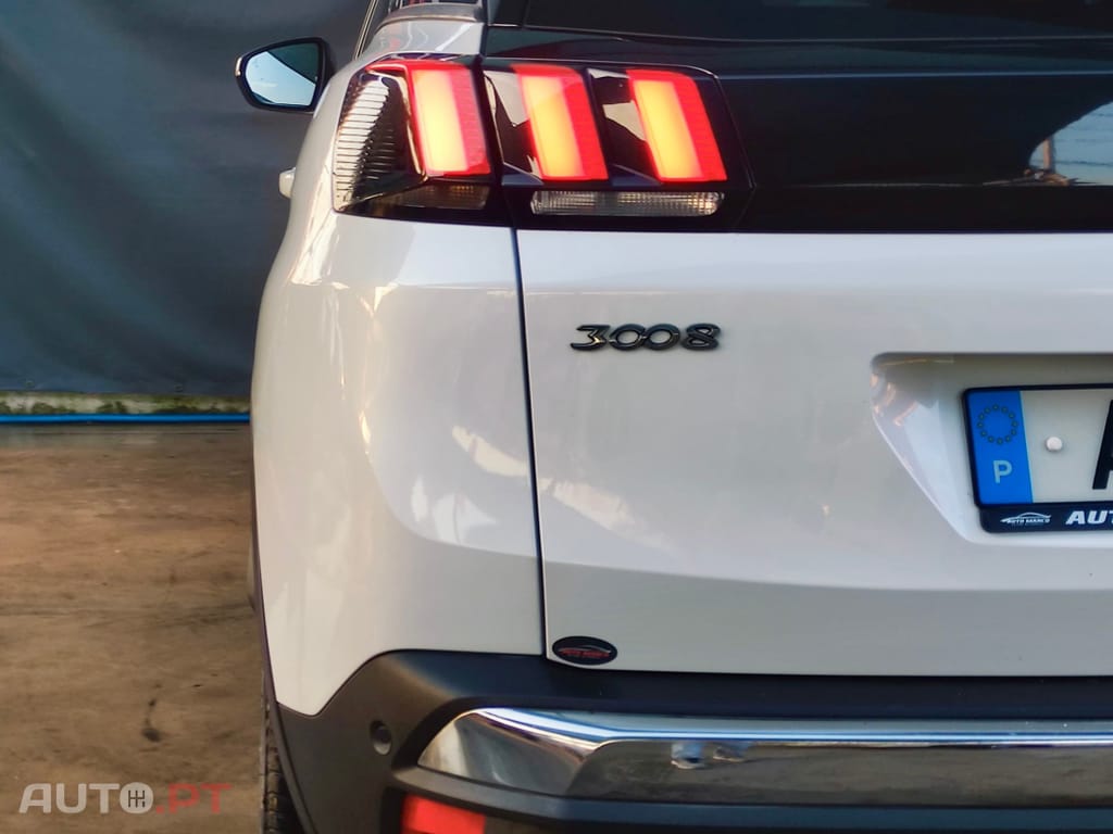 Peugeot 3008 1.2 PureTech Allure Grip Control EAT6