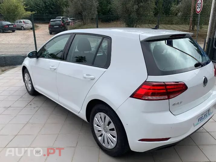 Volkswagen Golf 1.6 TDI Confortline