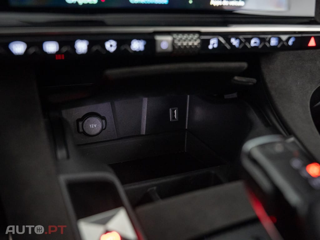 DS DS7 Crossback E-Tense Performance Line EAT8