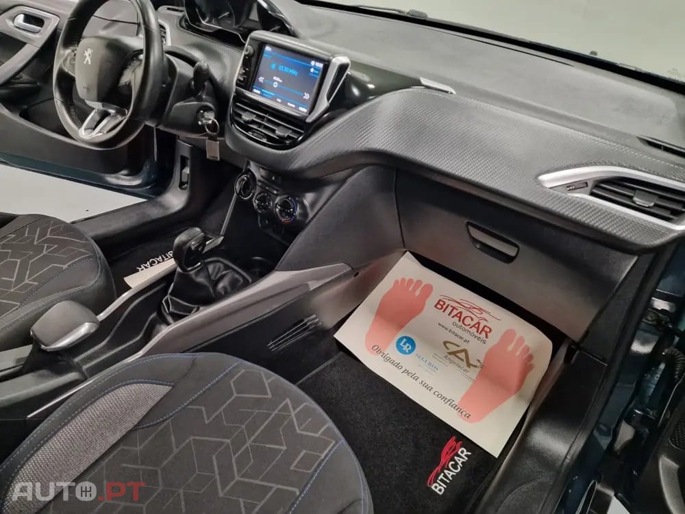 Peugeot 2008 1.2 PureTech Style