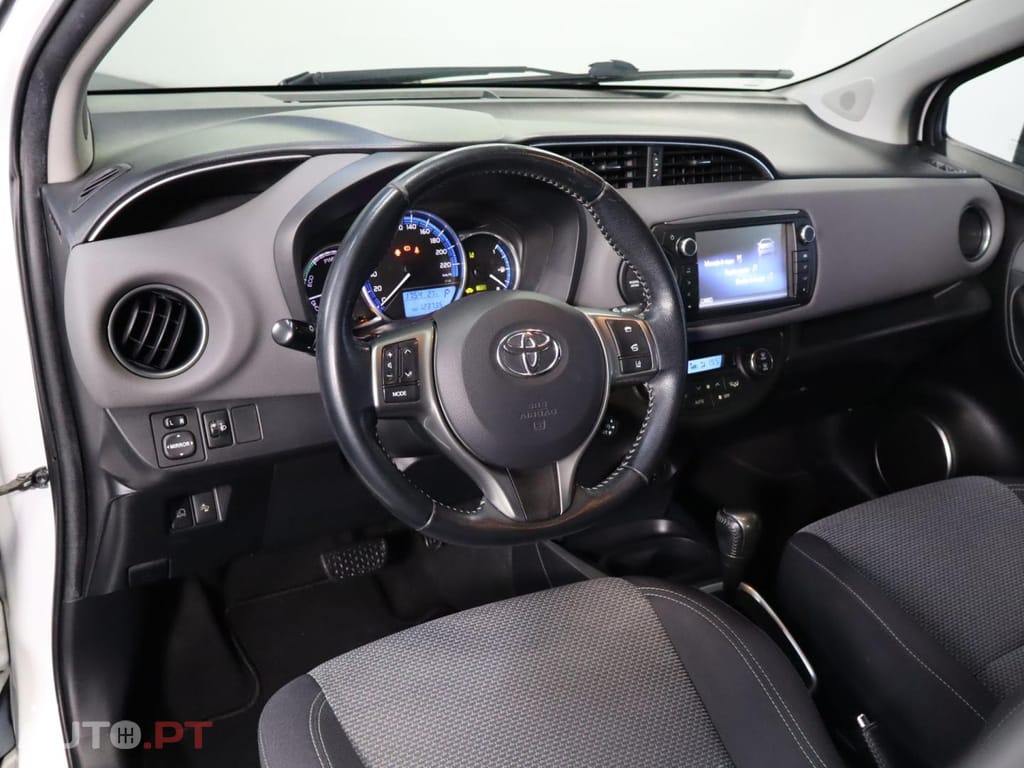 Toyota Yaris 1.5 Híbrido Comfort