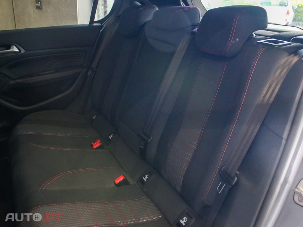 Peugeot 308 1.2 PureTech GT EAT8