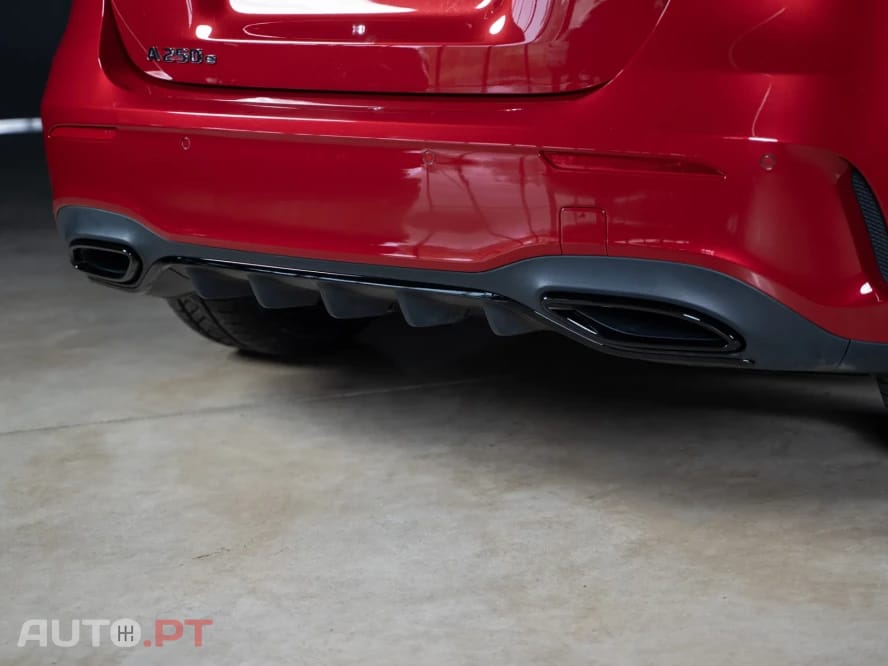 Mercedes-Benz A 250 e AMG Line